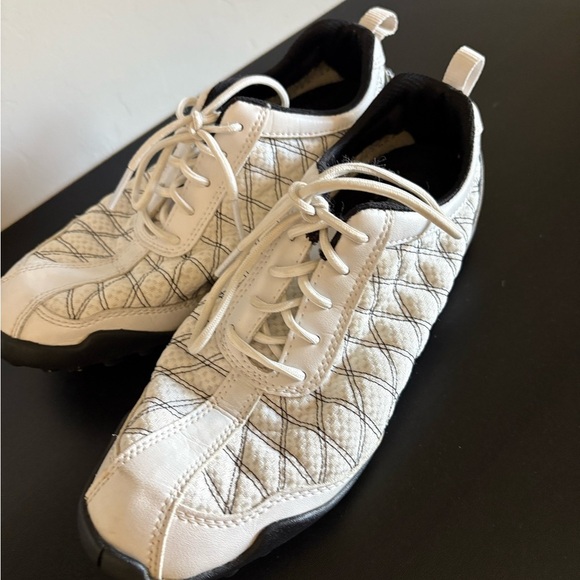 NWT FOOTJOY Women's SuperLites Lopro Spikeless Golf Shoes - Picture 6 of 10